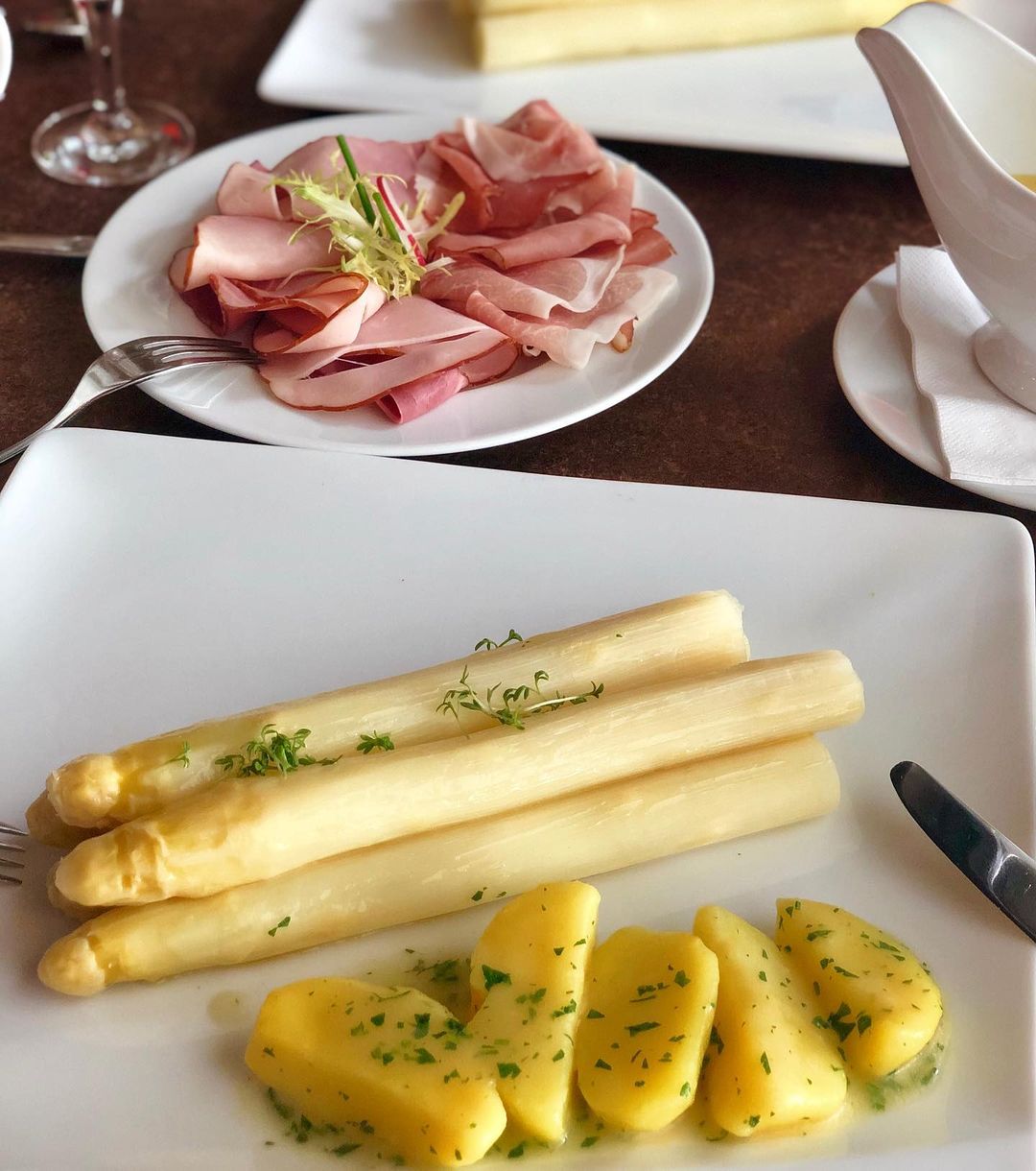 Top Spargel essen in Köln | Club Astoria| Mr. Köln | Foto: Club Astoria